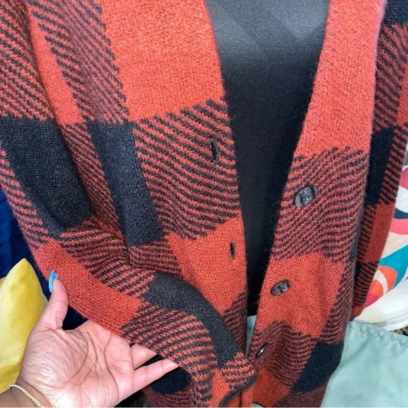 JANA BRAND FLEECE PLAID COZY PLUS CARDIGAN - Picture 4 of 4